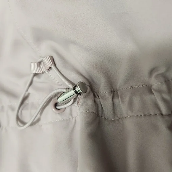 Lululemon Pack It Up Jacket in the color Smoky Blush. Size 10 - Picture 15 of 16